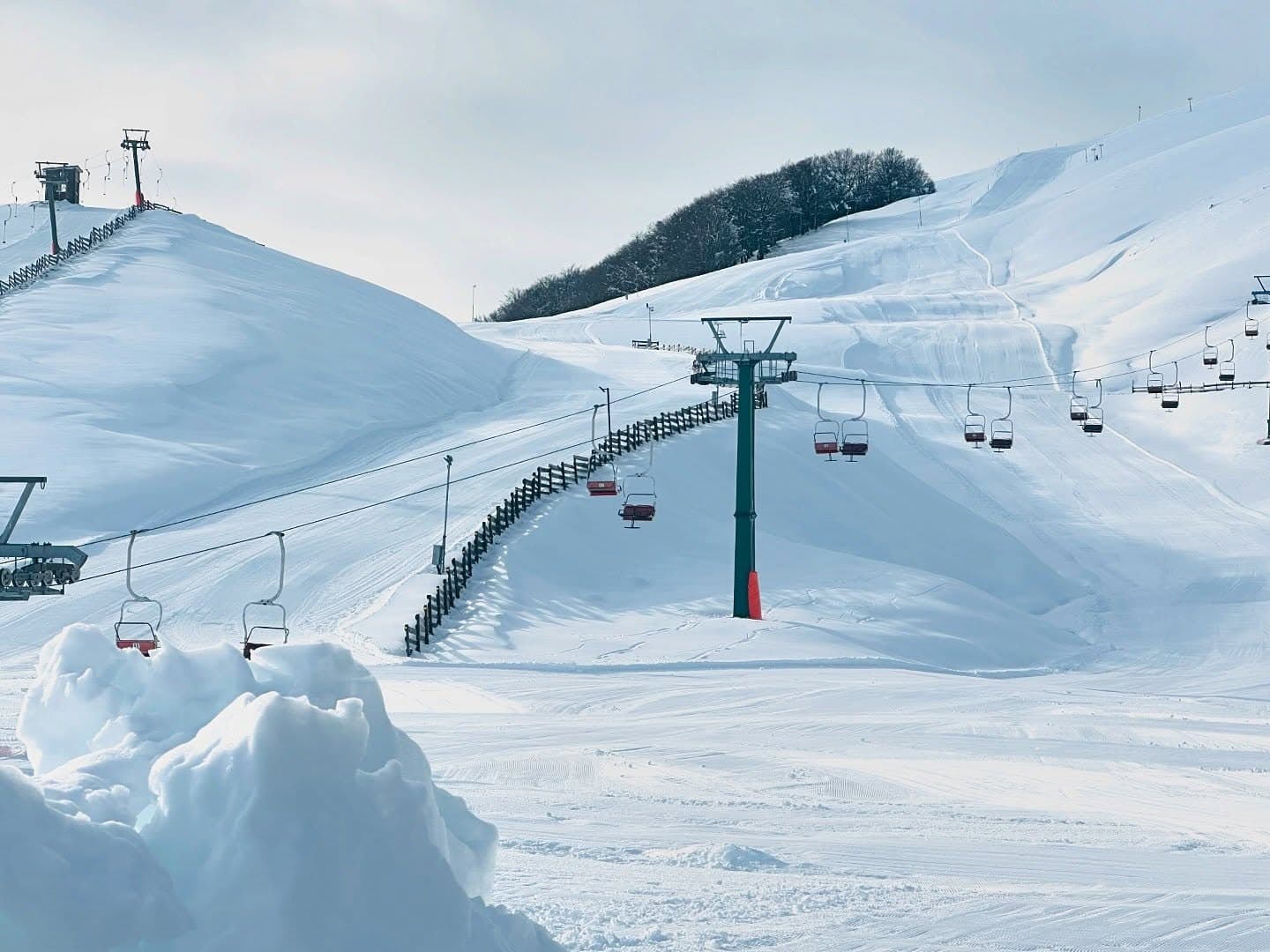 Ski and snowboard at Anilio